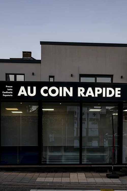 Un panneau lumineux visible