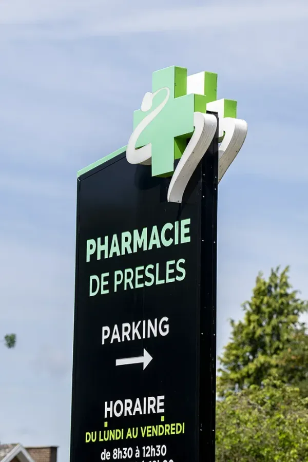 Réalisation - Croix et enseignes pharmacies