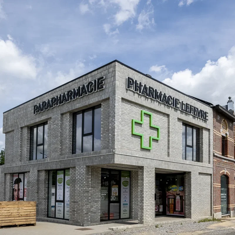 Croix et enseignes pharmacies