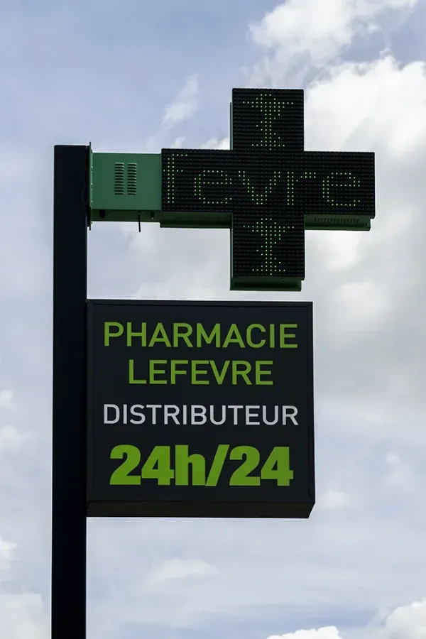 Réalisation - Croix et enseignes pharmacies